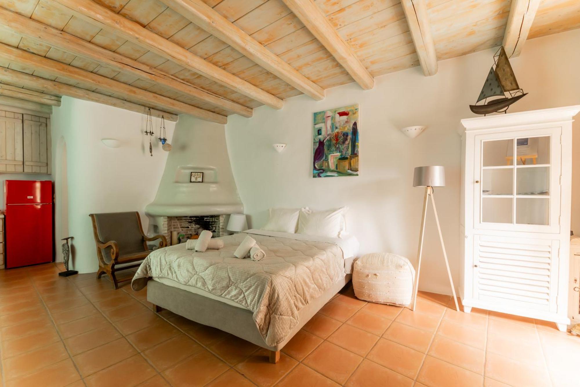 Honey Bee House Apartment *
